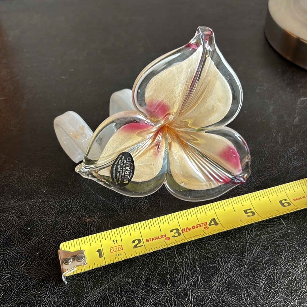 Murano Glass Flower with Cream and Pink Accents - Picture 2 of 6